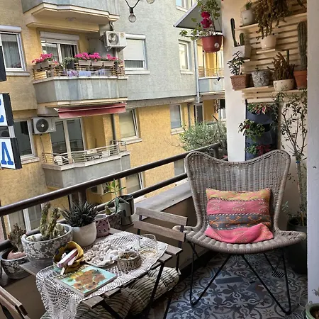 Daire Lovely 1-bedroom In The Bohemian Center *