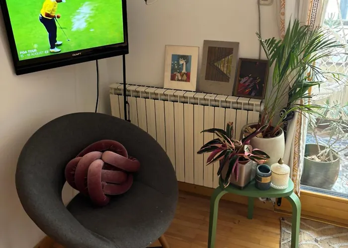 Central, Connected & Stylish Apartment *