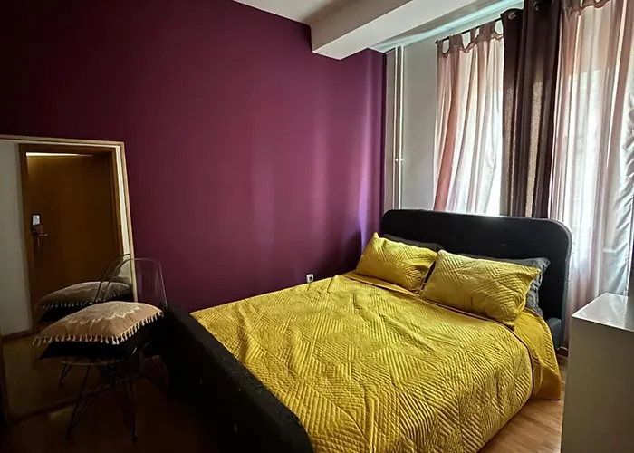 Apartment Central, Connected & Stylish *