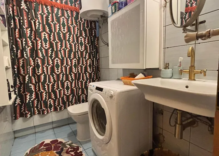 Central, Connected & Stylish *