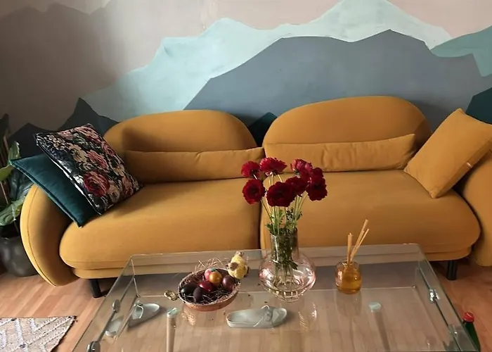 Central, Connected & Stylish *