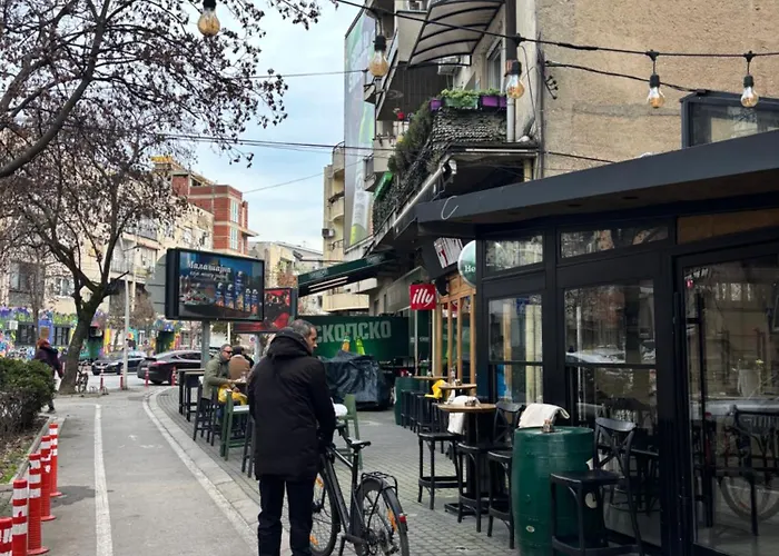 Central, Connected & Stylish *